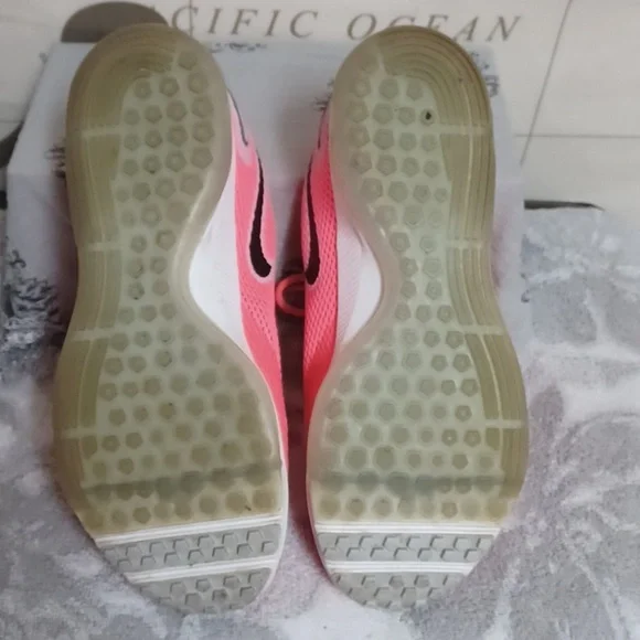 Nike Women's Pink Running Shoes - Picture 6 of 6